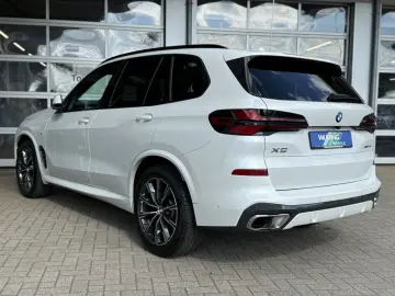 X5 40d xDrive M-SPORT LEDER Panorama 1. Hand