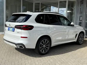 X5 40d xDrive M-SPORT LEDER Panorama 1. Hand