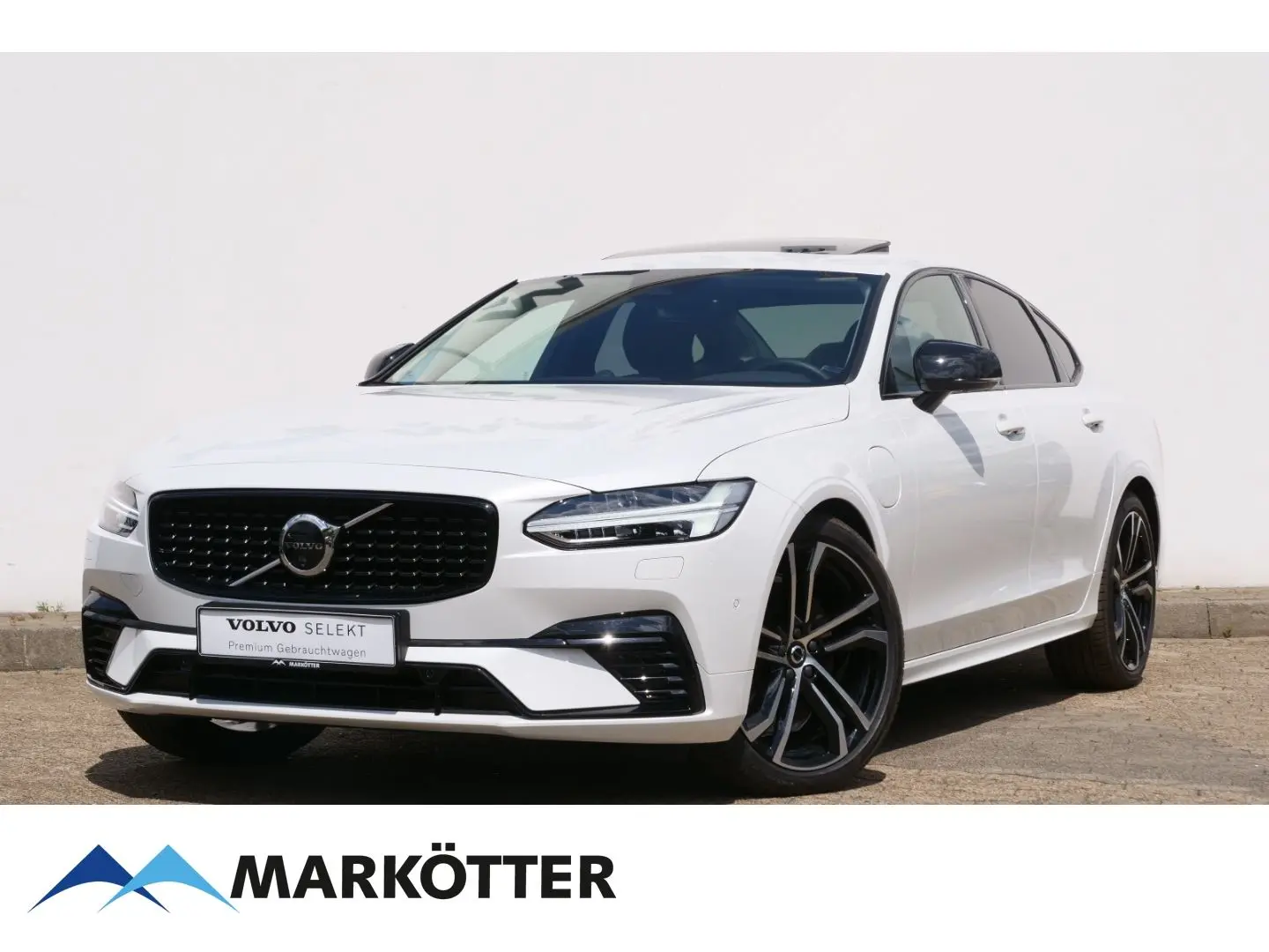 S90 T8 Recharge AWD Ultimate Dark Four-C/B&W