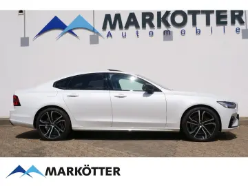 S90 T8 Recharge AWD Ultimate Dark Four-C/B&W