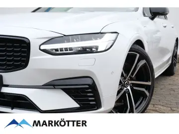 S90 T8 Recharge AWD Ultimate Dark Four-C/B&W
