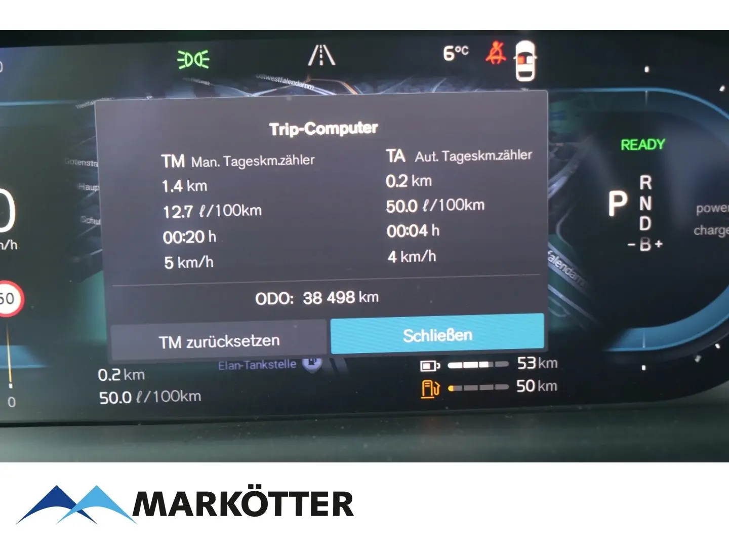 S90 T8 Recharge AWD Ultimate Dark Four-C/B&W
