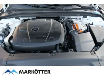 S90 T8 Recharge AWD Ultimate Dark Four-C/B&W