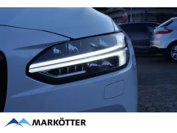 S90 T8 Recharge AWD Ultimate Dark Four-C/B&W