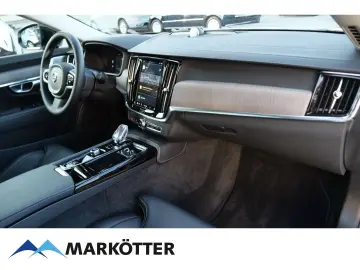 S90 T8 Recharge AWD Ultimate Dark Four-C/B&W