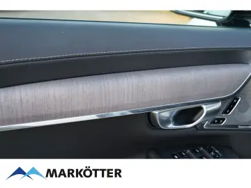 S90 T8 Recharge AWD Ultimate Dark Four-C/B&W