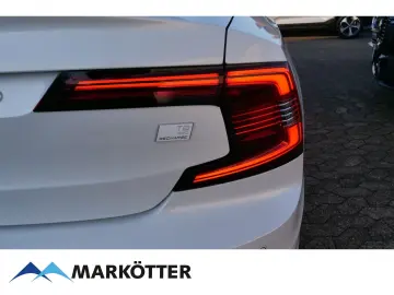 S90 T8 Recharge AWD Ultimate Dark Four-C/B&W
