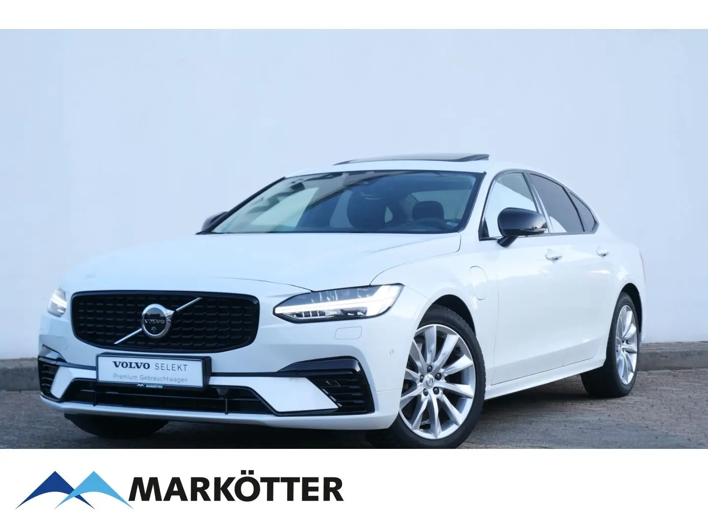 S90 T8 Recharge AWD Ultimate Dark Four-C/B&W
