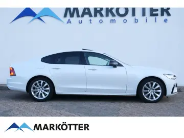S90 T8 Recharge AWD Ultimate Dark Four-C/B&W