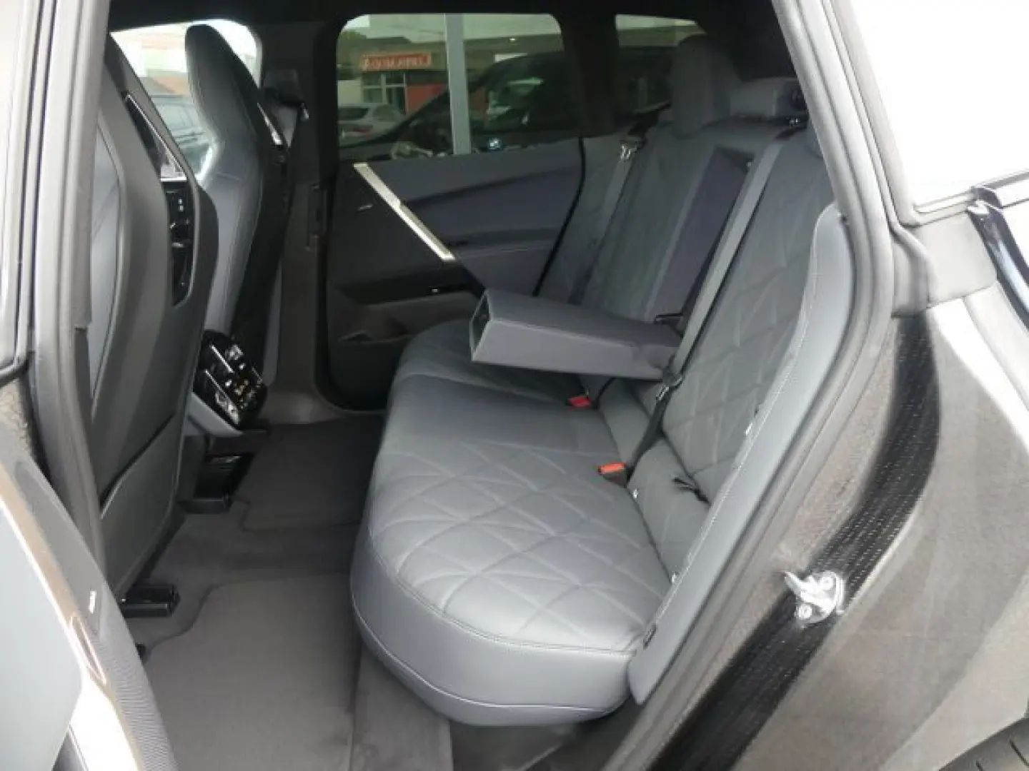 iX xDrive50 Sportpak.AHK°22