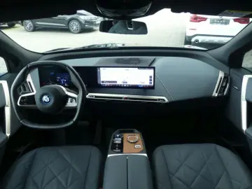 iX xDrive50 Sportpak.AHK°22
