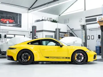 911 Carrera GTS I PCCB I PDLS+ I Bose I 1. Hand