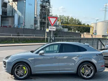 Cayenne Coupe E-Hybrid - Panorama-Sport Design /