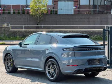 Cayenne Coupe E-Hybrid - Panorama-Sport Design /