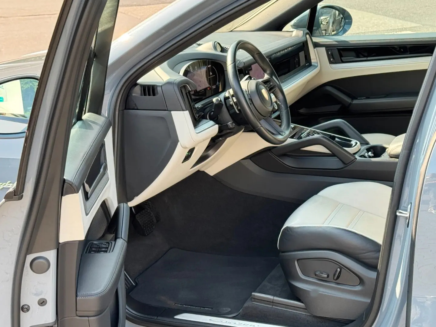 Cayenne Coupe E-Hybrid - Panorama-Sport Design /