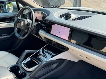 Cayenne Coupe E-Hybrid - Panorama-Sport Design /