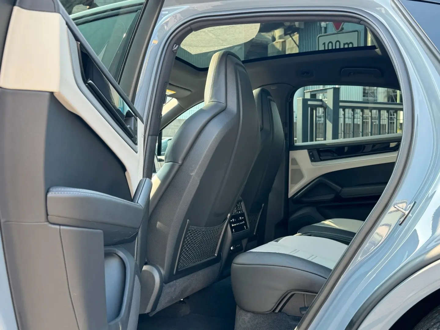 Cayenne Coupe E-Hybrid - Panorama-Sport Design /