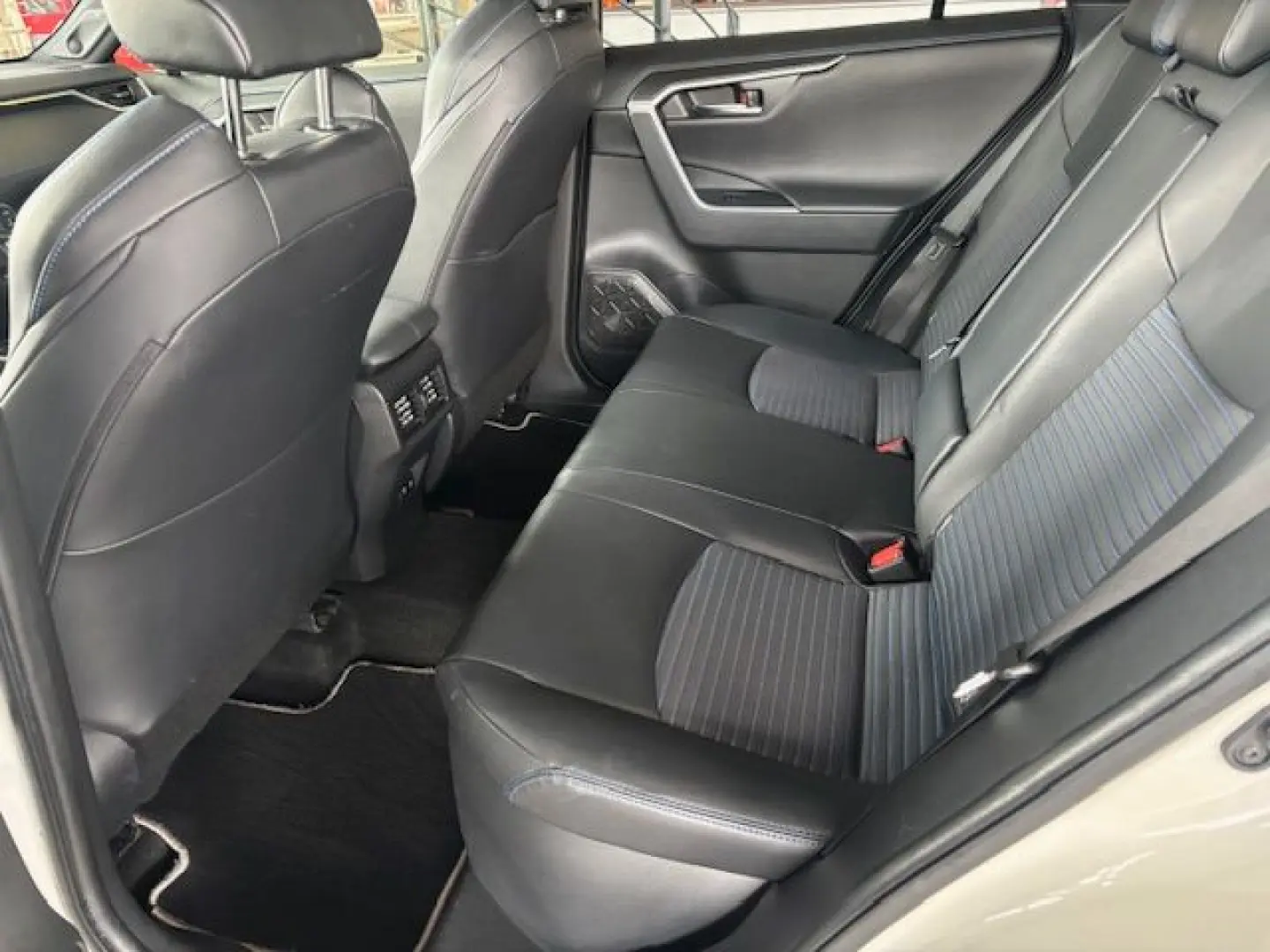 RAV 4 2.5 4x2 Hybrid Style Selection