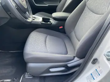 RAV4 2.5 Hybrid 4x4 Team D *2XPDC*BLIS*DAB*LED*
