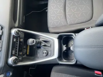 RAV4 2.5 Hybrid 4x4 Team D *2XPDC*BLIS*DAB*LED*