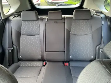 RAV4 2.5 Hybrid 4x4 Team D *2XPDC*BLIS*DAB*LED*