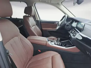 X5 xDrive45e NightVision / Aktivlenkung