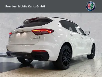 Levante GT Hybrid Pano+AHK