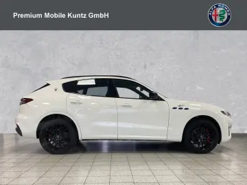 Levante GT Hybrid Pano+AHK