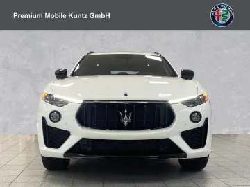 Levante GT Hybrid Pano+AHK