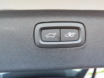 XC90 B5 AWD Ultimate Bright 360 4C B&W HUD STDHZ