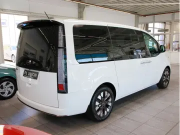 Staria 2.2 Signature 2WD Panorama LED SZH