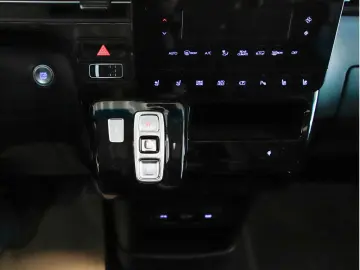 Staria 2.2 Signature 2WD Panorama LED SZH