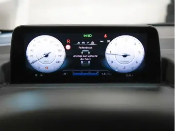 Staria 2.2 Signature 2WD Panorama LED SZH