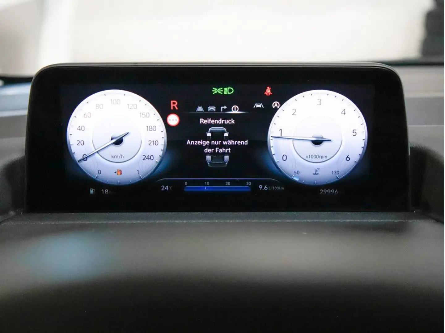 Staria 2.2 Signature 2WD Panorama LED SZH