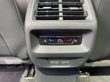 Tiguan 2.0 TDI Elegance PANO HUD STHZ SITZBELÜFT