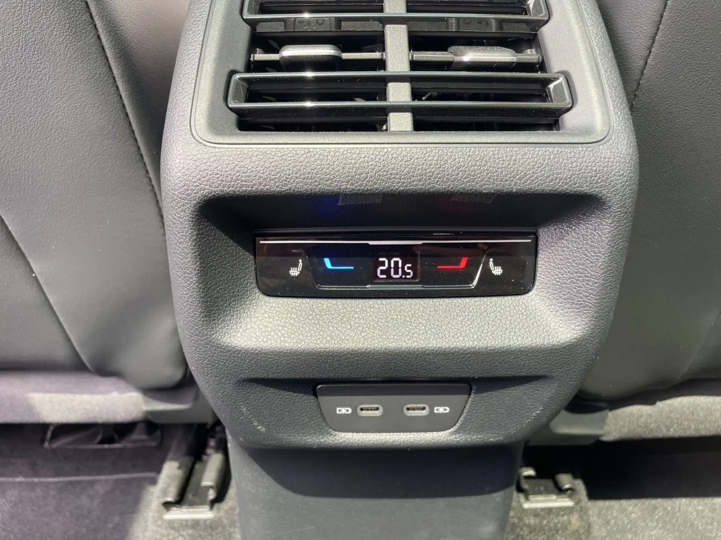 Tiguan 2.0 TDI Elegance PANO HUD STHZ SITZBELÜFT
