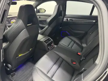 Panamera 4 E-Hybrid Platinum Edition