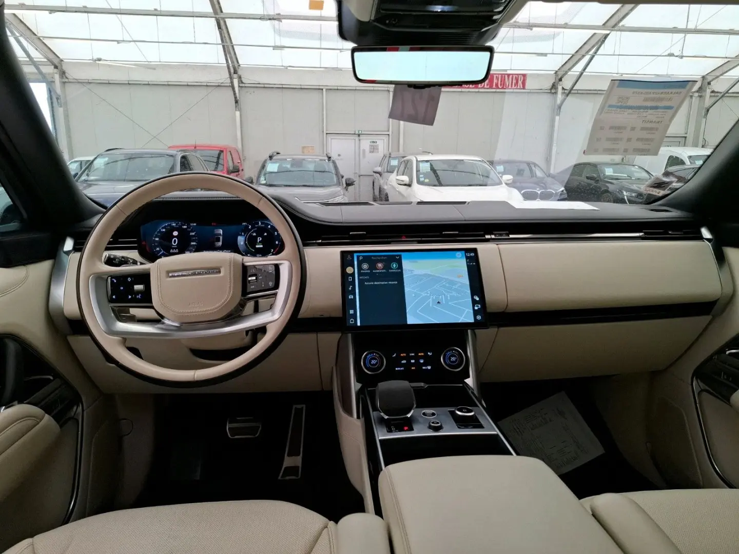 RR P440e 3.0 LWB Long Autobiography TV screens