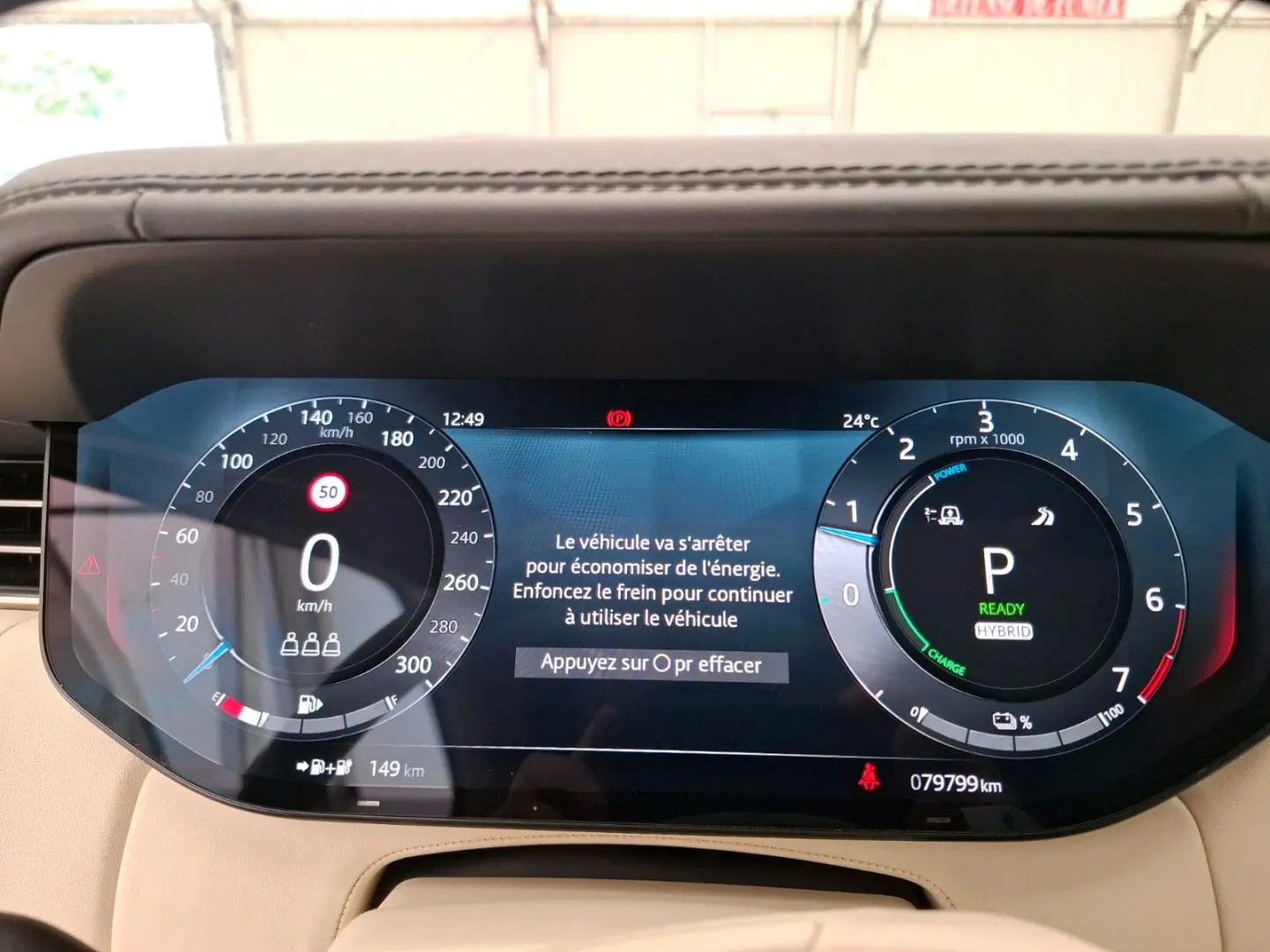RR P440e 3.0 LWB Long Autobiography TV screens