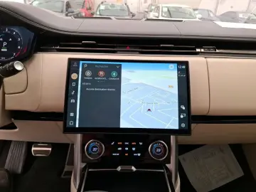 RR P440e 3.0 LWB Long Autobiography TV screens