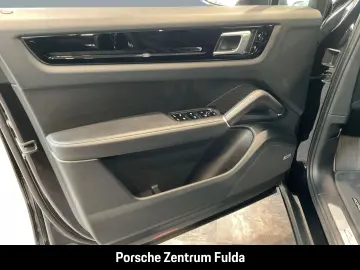 Cayenne BOSE Rückfahrkamera Abstandstempomat LED