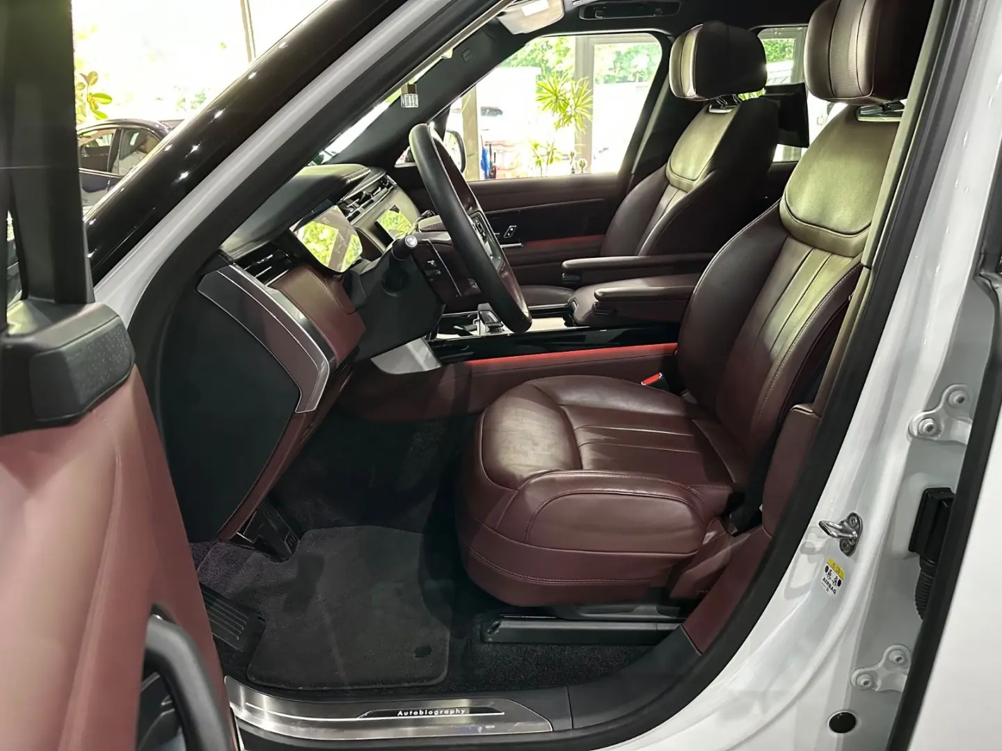 Range Rover Autobiography P460e LWB /2xTV / VOLL