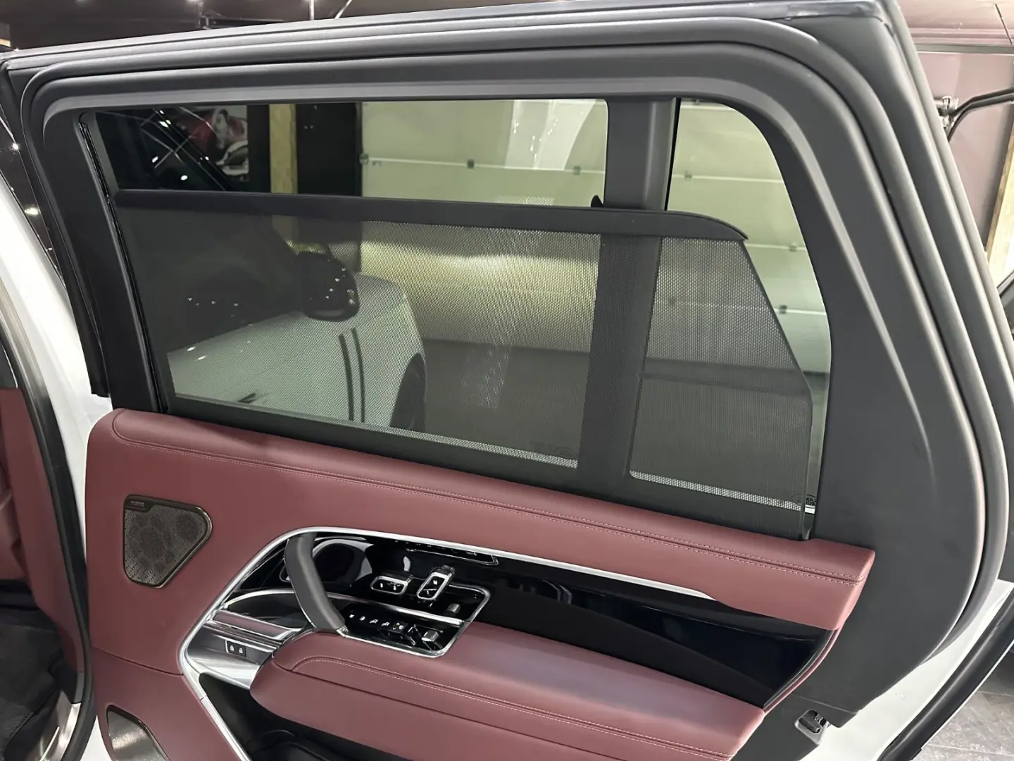 Range Rover Autobiography P460e LWB /2xTV / VOLL