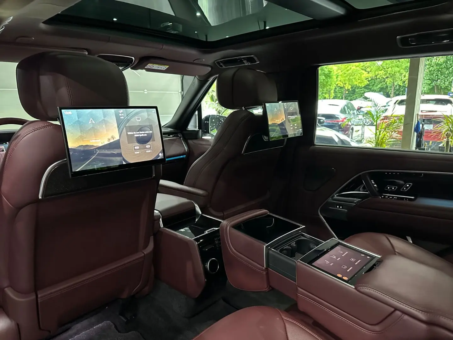Range Rover Autobiography P460e LWB /2xTV / VOLL