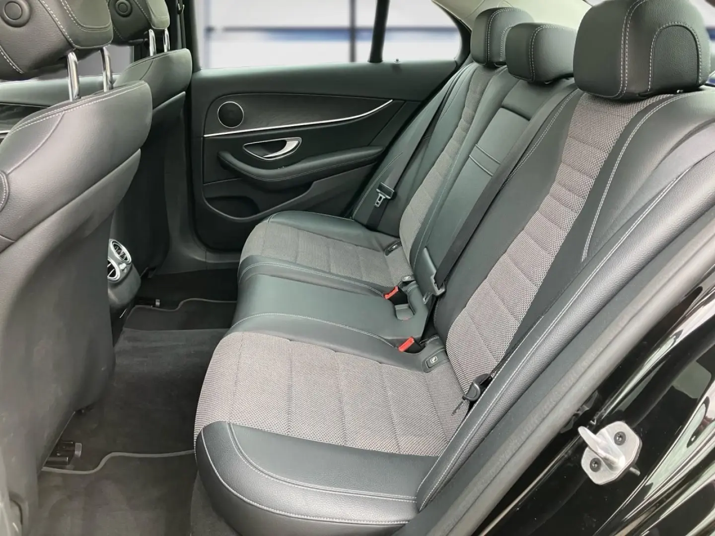 E 200 4M Limousine AMG Pano+Widescreen+Kam+Ambi