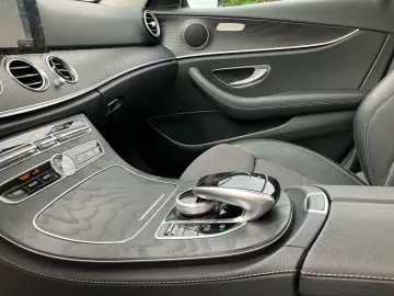 E 200 4M Limousine AMG Pano+Widescreen+Kam+Ambi