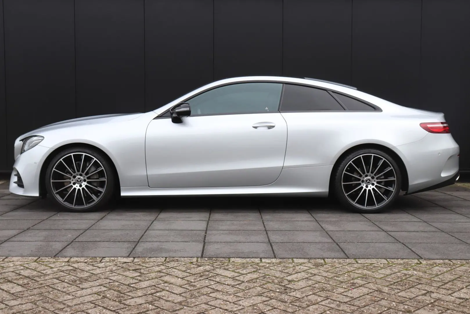 E 200 Coupé Premium Plus | AMG-LINE | WIDESCREEN