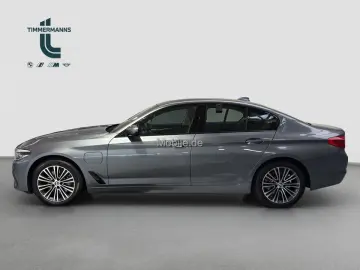 530e xDrive adapLED HUD Harman Glasdach