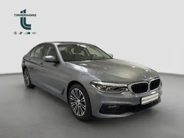 530e xDrive adapLED HUD Harman Glasdach
