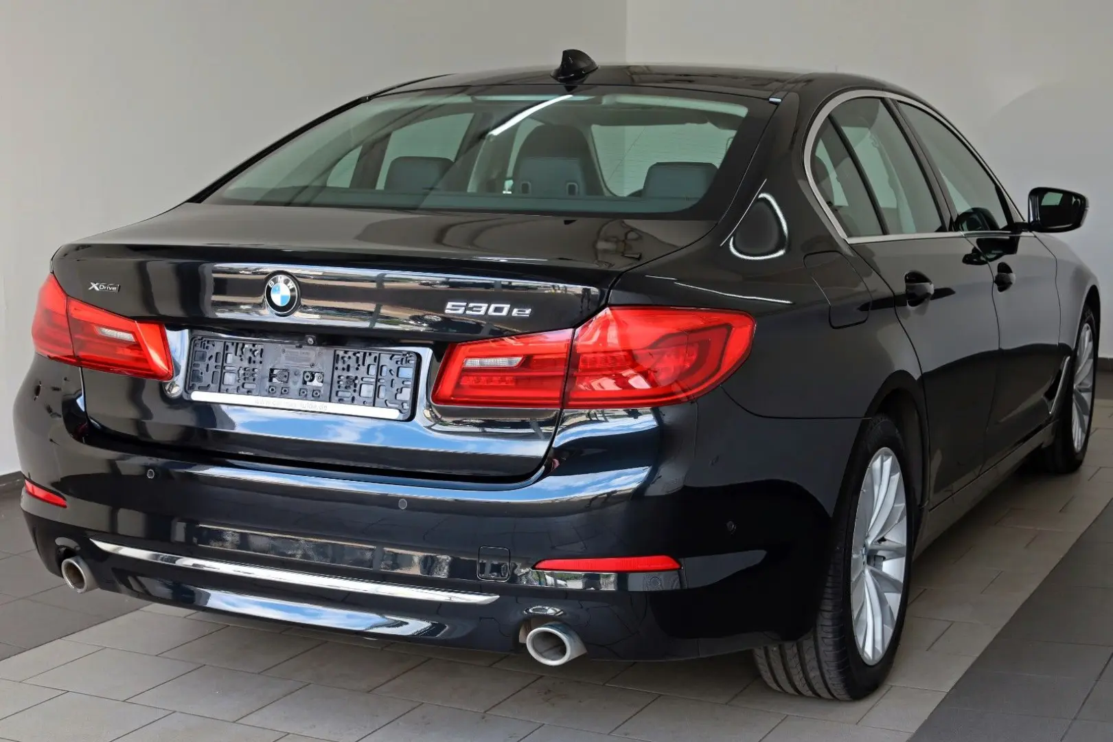 530 e xDrive Luxury ,Leder,Navi,LED,Kamera,AHK e